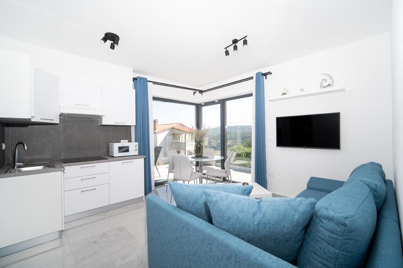 Villa Apartments Lela Рабац Экстерьер фото