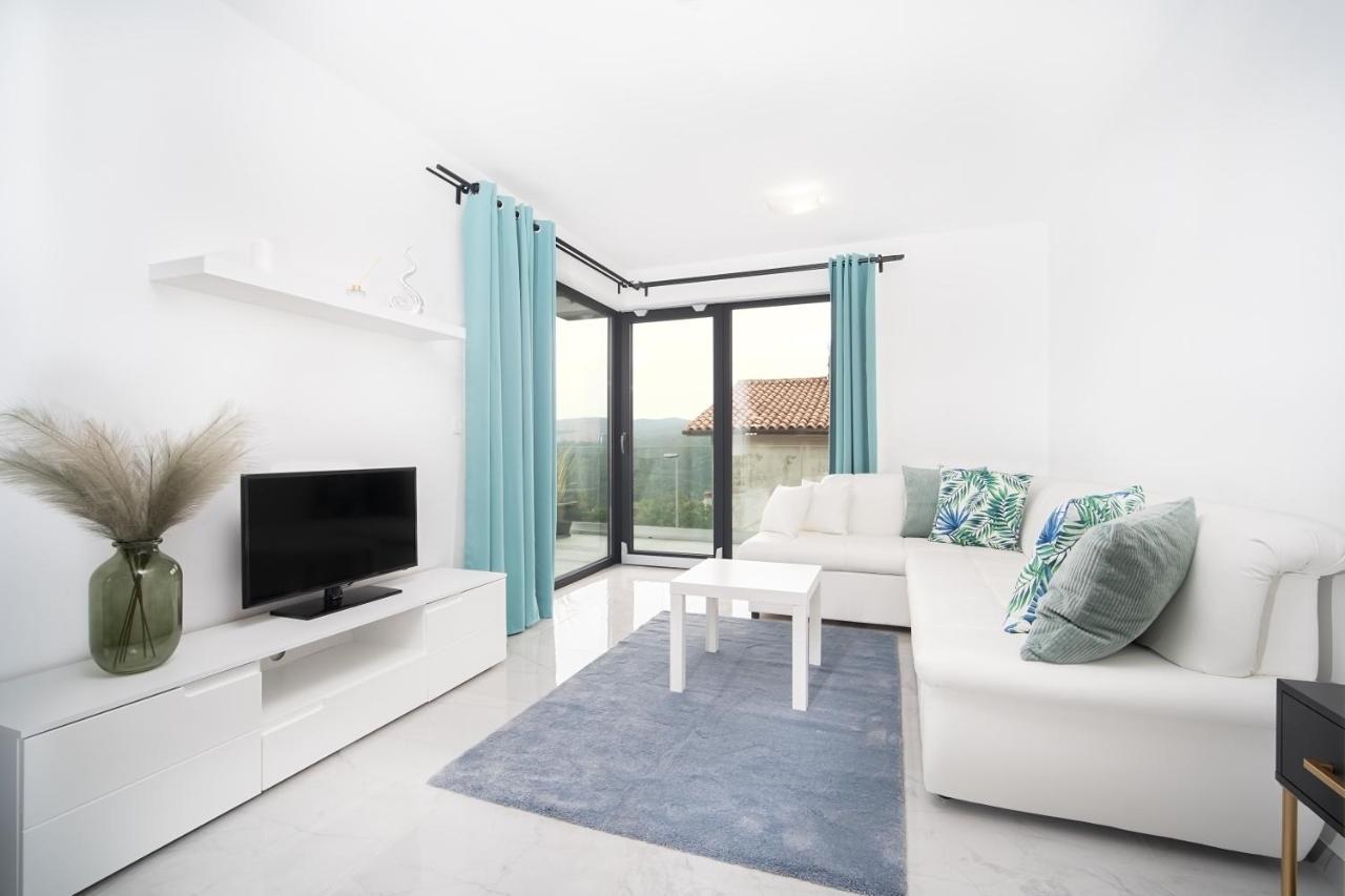 Villa Apartments Lela Рабац Экстерьер фото