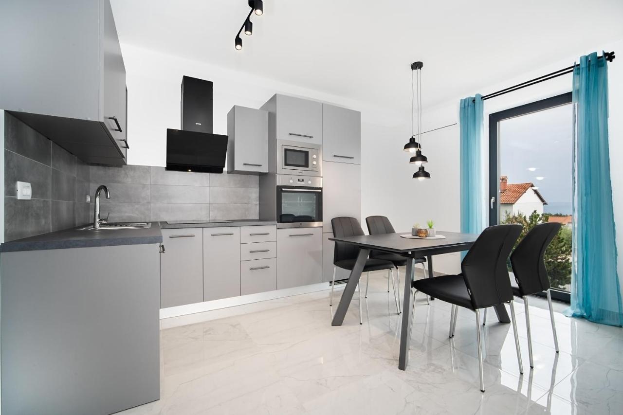 Villa Apartments Lela Рабац Экстерьер фото