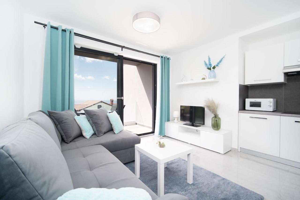 Villa Apartments Lela Рабац Экстерьер фото