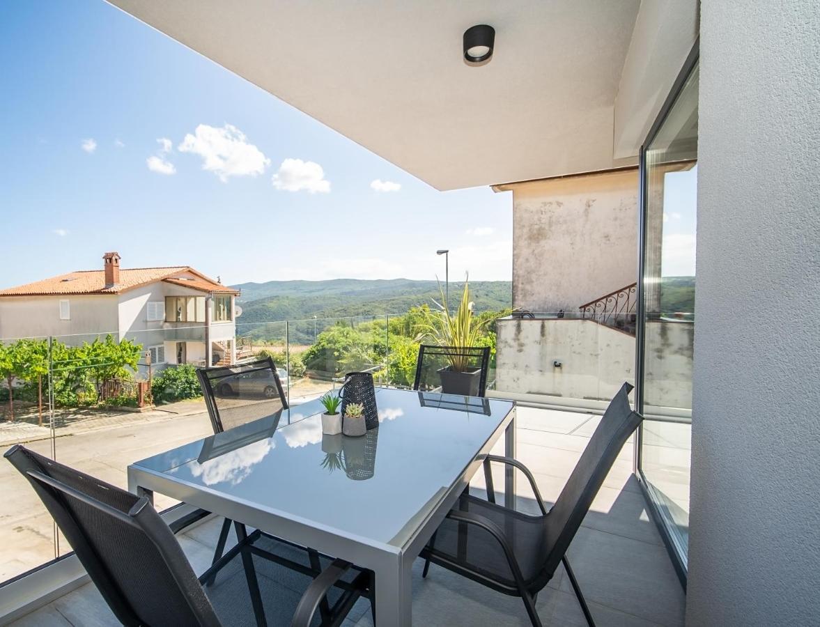 Villa Apartments Lela Рабац Экстерьер фото